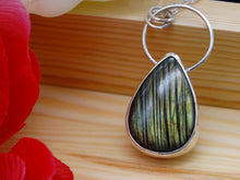 Load image into Gallery viewer, Labradorite and Silver necklace