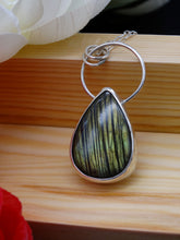 Load image into Gallery viewer, Labradorite and Silver necklace